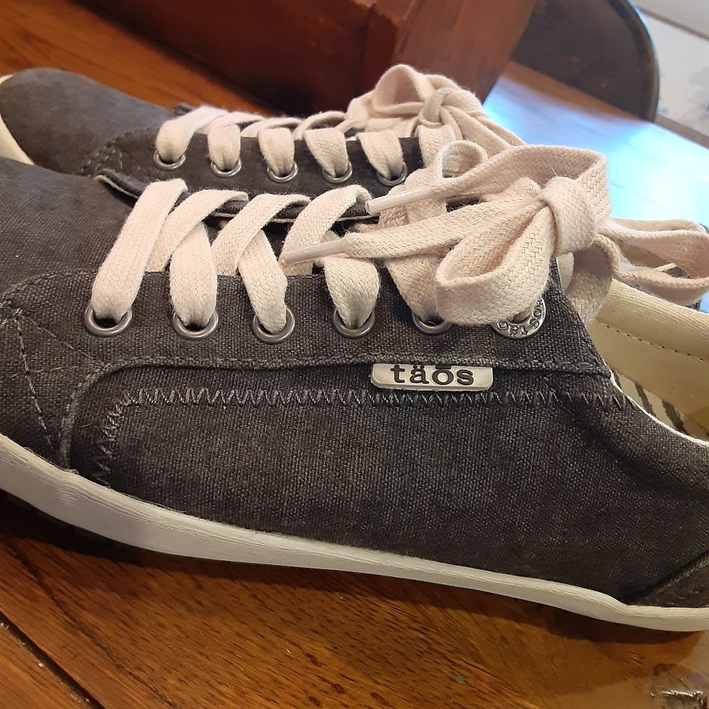 Taos Star Canvas Sneakers Charcoal